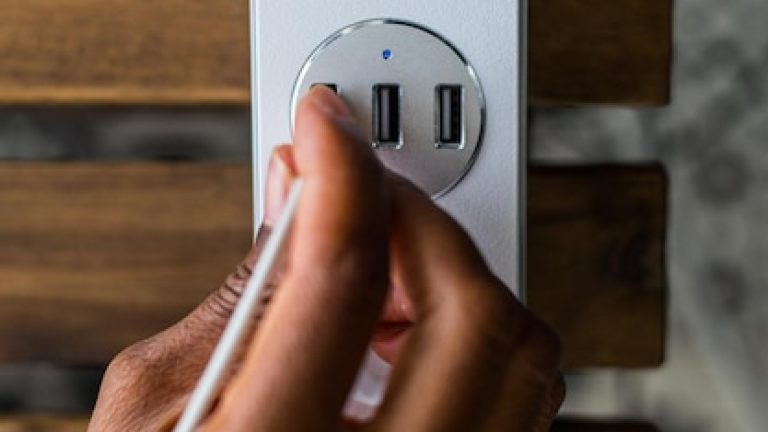 Interrupteurs et prises : notre guide pour rendre votre vie plus pratique