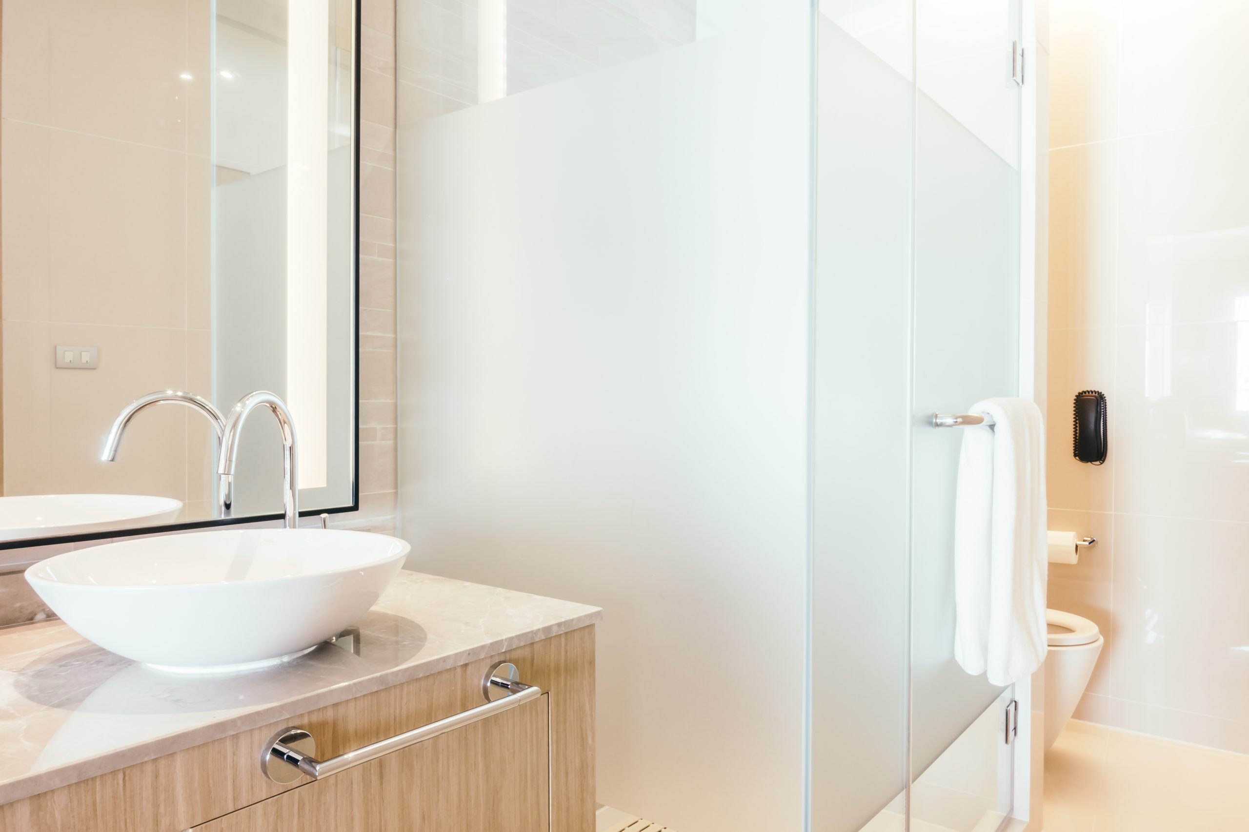 9 couleurs tendances pour décorer les lavabos de salle de bains – eDecorTrends
